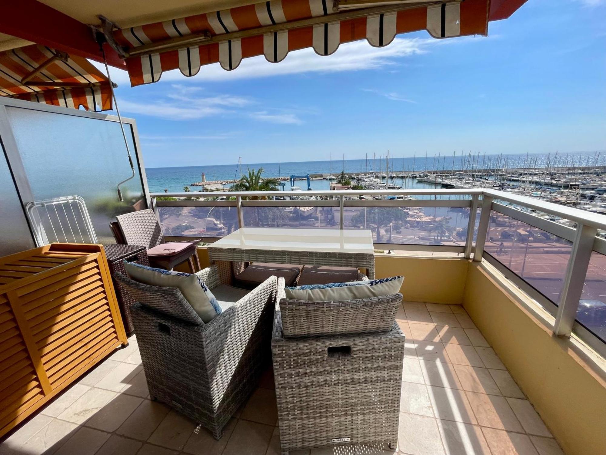 Superbe Appartement En Bord De Mer, Pres Du Centre Et Des Plages 芒通 外观 照片