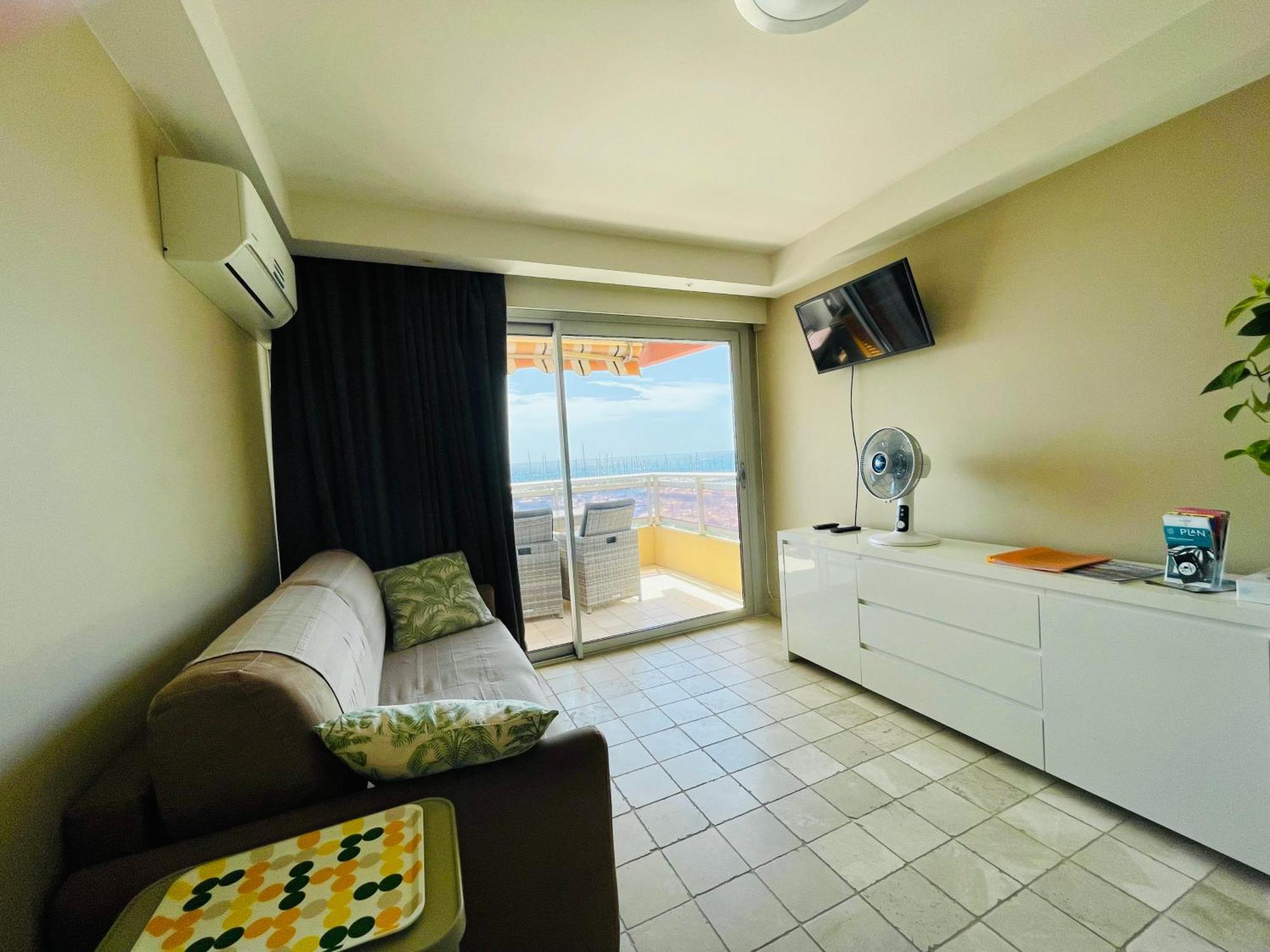 Superbe Appartement En Bord De Mer, Pres Du Centre Et Des Plages 芒通 外观 照片
